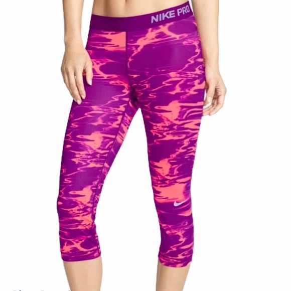 Nike Womans Pro Dri-Fit Capri Leggings Medium - Picture 5 of 5